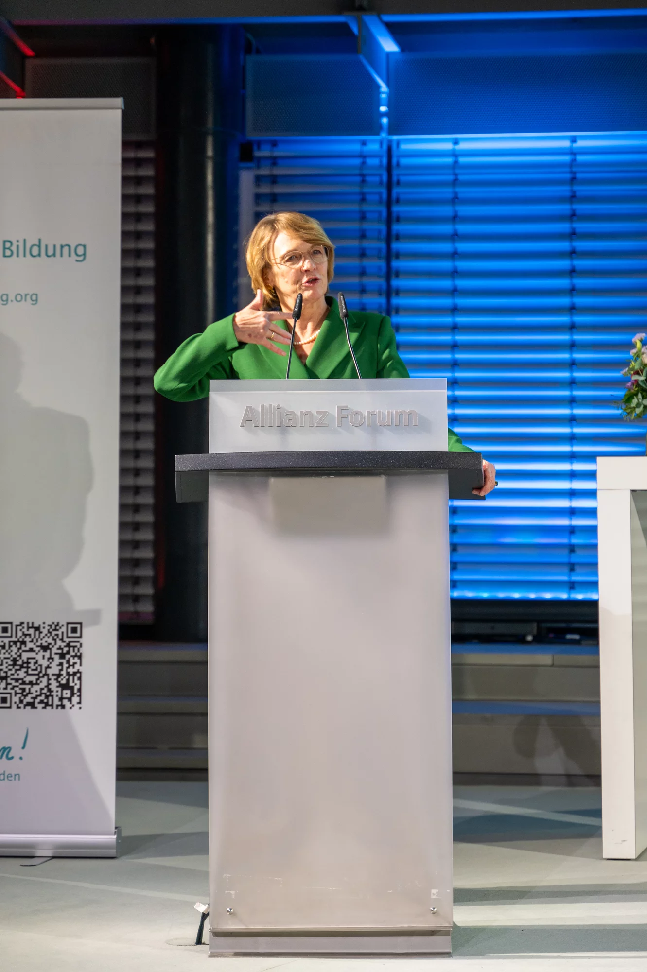 Elke Büdenbender bei Ihrer Rede - Förderpreis "Verein(t) für gute Kita und Schule" 2024