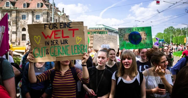 Protest für eine Welt in der wir gut und gerne leben - Stärkung des bundesweiten Bildungsengagements